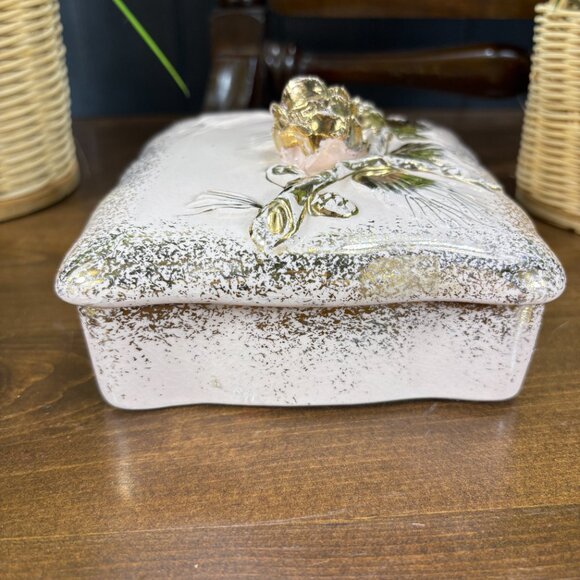 Vintage Lefton Trinket Box Soft Pink and Gold Glazed Ceramic Jewelry Box - Picture 6 of 14